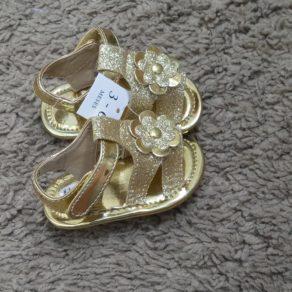Sandals - Picture 1 of 2